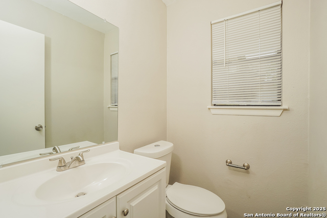 Image 16 of 26 For 7814 Oak Forest
