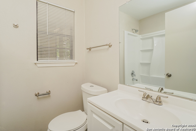 Image 23 of 26 For 7814 Oak Forest
