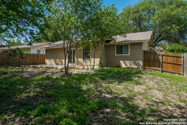 Image 25 of 26 For 7814 Oak Forest