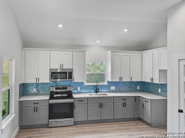 Image 13 of 24 For 652 Apollo Dr