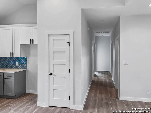 Image 15 of 24 For 652 Apollo Dr