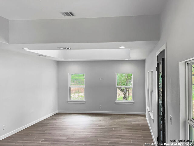 Image 4 of 24 For 652 Apollo Dr