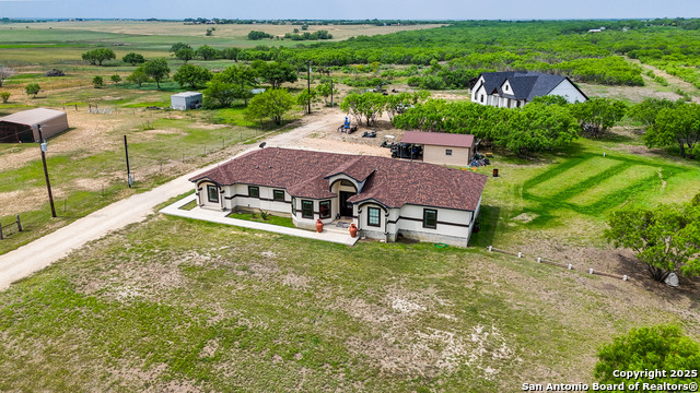 Image 3 of 44 For 1110 Atascosa County Road 101