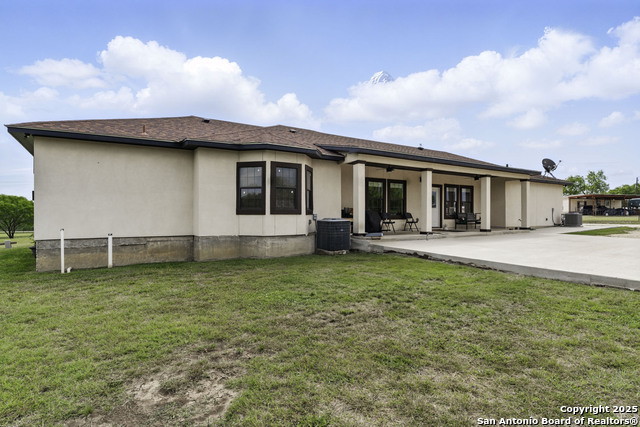 Image 40 of 44 For 1110 Atascosa County Road 101