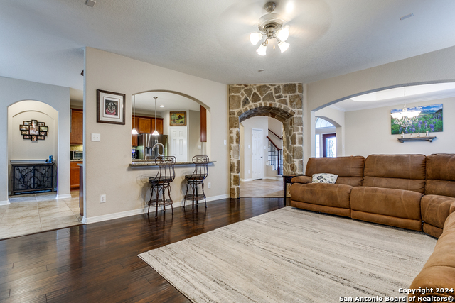 Image 10 of 28 For 13727 Palatine Hl