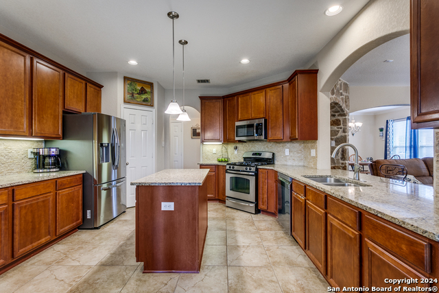 Image 11 of 28 For 13727 Palatine Hl