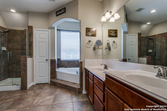 Image 15 of 28 For 13727 Palatine Hl