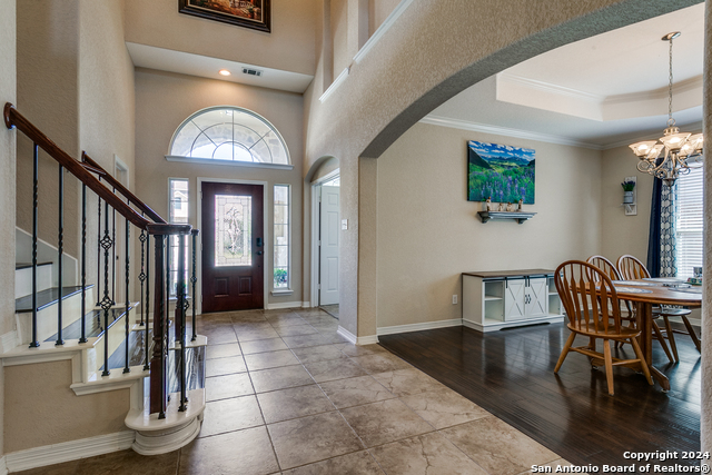 Image 4 of 28 For 13727 Palatine Hl