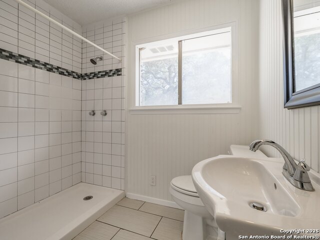 Image 31 of 49 For 12802 Country Crest
