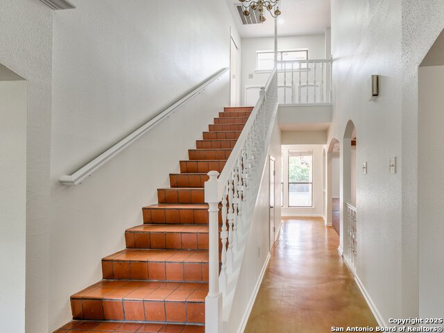 Image 9 of 49 For 12802 Country Crest