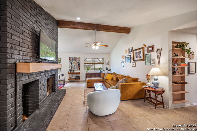 Listing photo id 13 for 8414 Timber Bridge