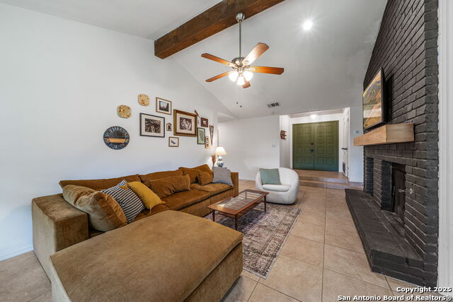 Listing photo id 14 for 8414 Timber Bridge