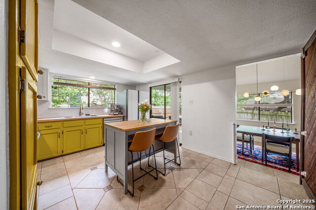 Listing photo id 17 for 8414 Timber Bridge