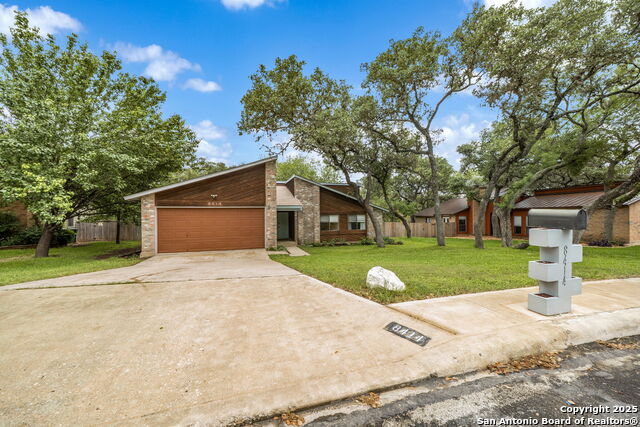 Listing photo id 1 for 8414 Timber Bridge