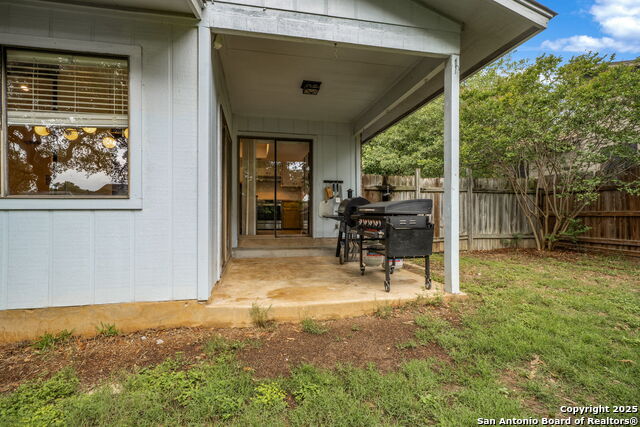 Listing photo id 34 for 8414 Timber Bridge