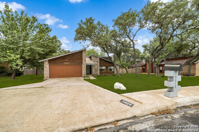 Listing photo id 2 for 8414 Timber Bridge