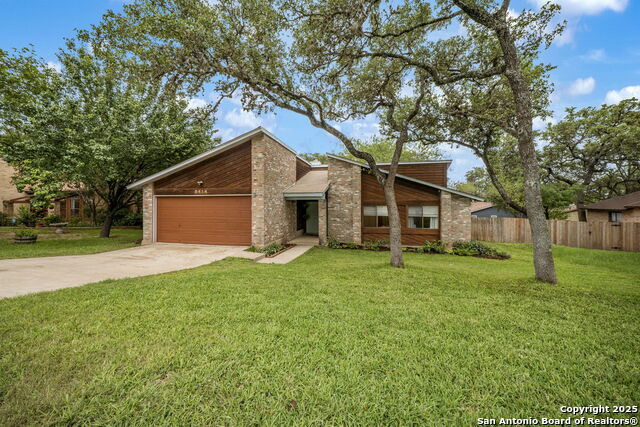 Listing photo id 3 for 8414 Timber Bridge