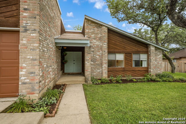 Listing photo id 7 for 8414 Timber Bridge