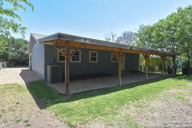 Listing photo id 21 for 9015 Spanish Cove