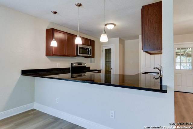 Listing photo id 5 for 9015 Spanish Cove