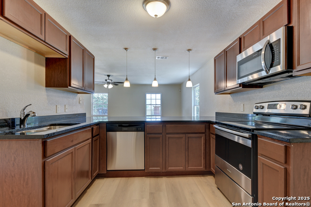 Listing photo id 6 for 9015 Spanish Cove