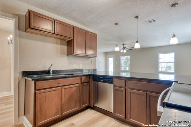 Listing photo id 7 for 9015 Spanish Cove