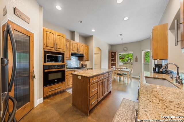 Image 8 of 26 For 125 Stone Canyon