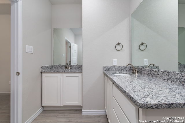 Image 12 of 32 For 609-611 Hudson St