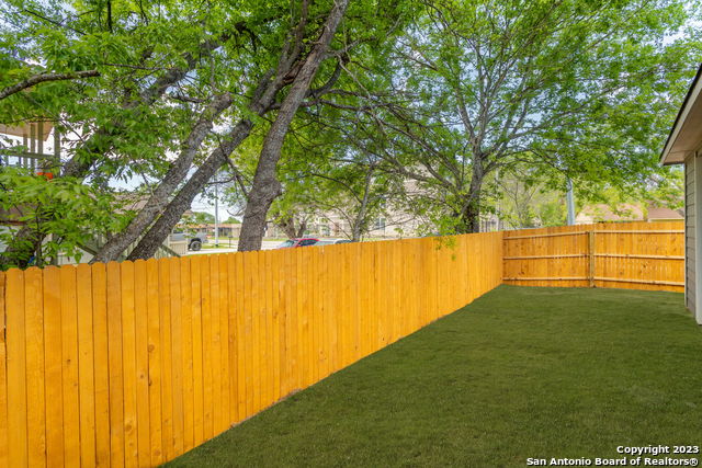 Image 18 of 32 For 609-611 Hudson St