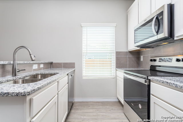 Image 23 of 32 For 609-611 Hudson St