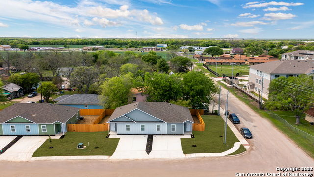 Image 4 of 32 For 609-611 Hudson St