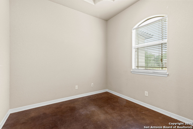 Listing photo id 23 for 105 Saddle Up