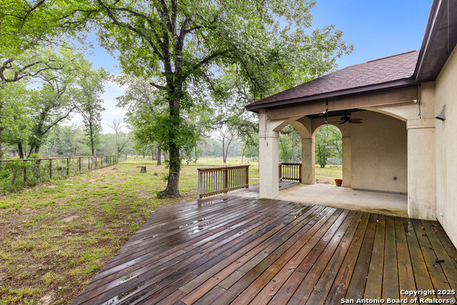 Listing photo id 44 for 105 Saddle Up