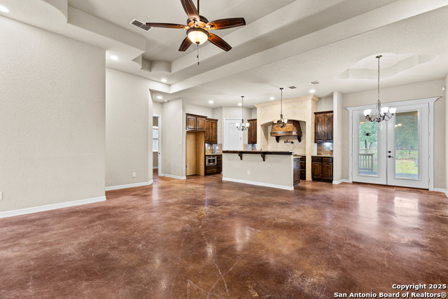 Listing photo id 7 for 105 Saddle Up