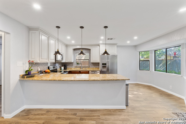 Image 11 of 25 For 6831 Country Hill