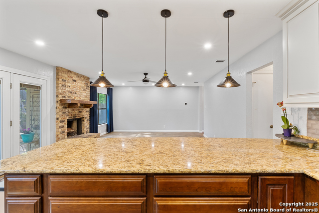 Image 12 of 25 For 6831 Country Hill