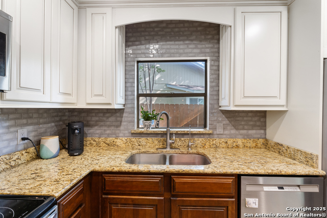 Image 13 of 25 For 6831 Country Hill
