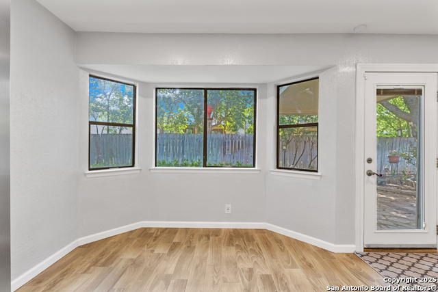Image 14 of 25 For 6831 Country Hill