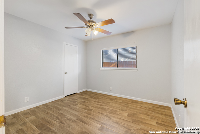 Image 15 of 25 For 6831 Country Hill