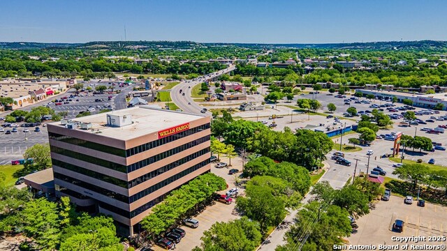 Listing photo id 9 for 222 Sidney Baker 435