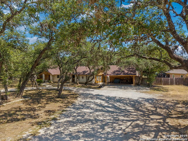Listing photo id 34 for 9516 Geronimo Oaks