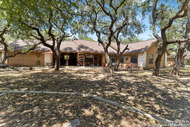 Listing photo id 45 for 9516 Geronimo Oaks