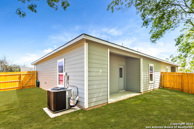 Image 19 of 32 For 513-515 Hudson St