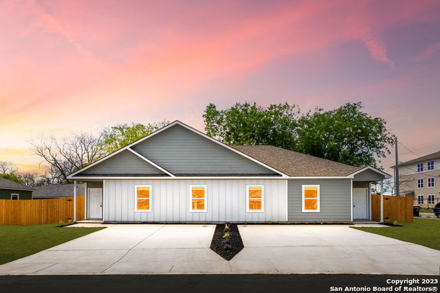 Image 2 of 32 For 605-607 Hudson St