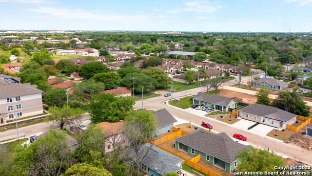 Image 3 of 32 For 605-607 Hudson St