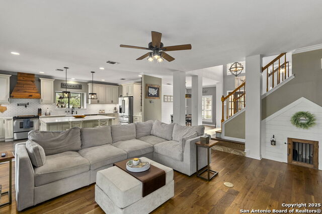 Image 15 of 45 For 16222 Deer Crest