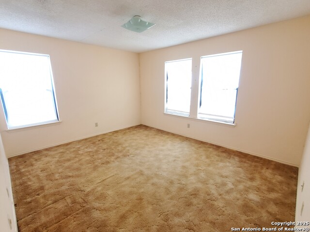 Listing photo id 21 for 1430 Synandra