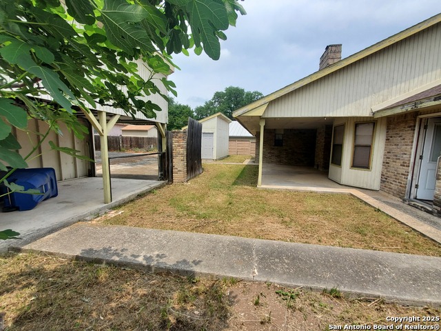 Listing photo id 27 for 1430 Synandra