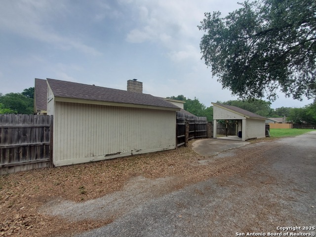 Listing photo id 30 for 1430 Synandra