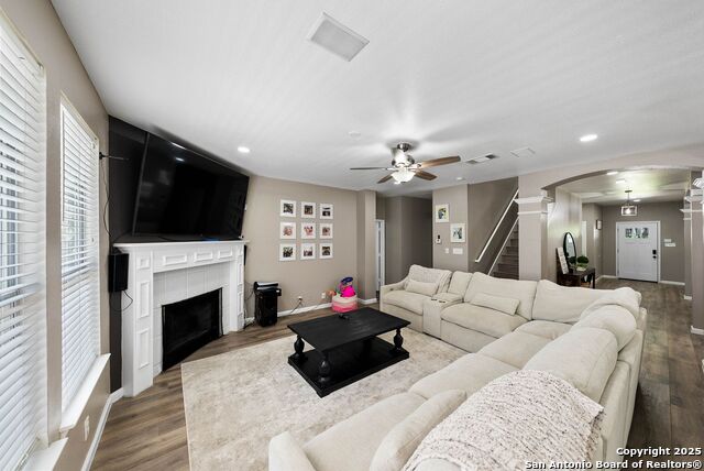 Image 8 of 41 For 7302 Carriage Bay